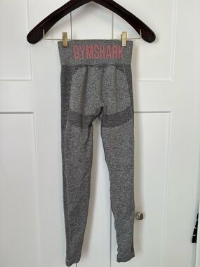 Gymshark Gray Women’s Seamless Leggings with Pink Logo Waistband Small